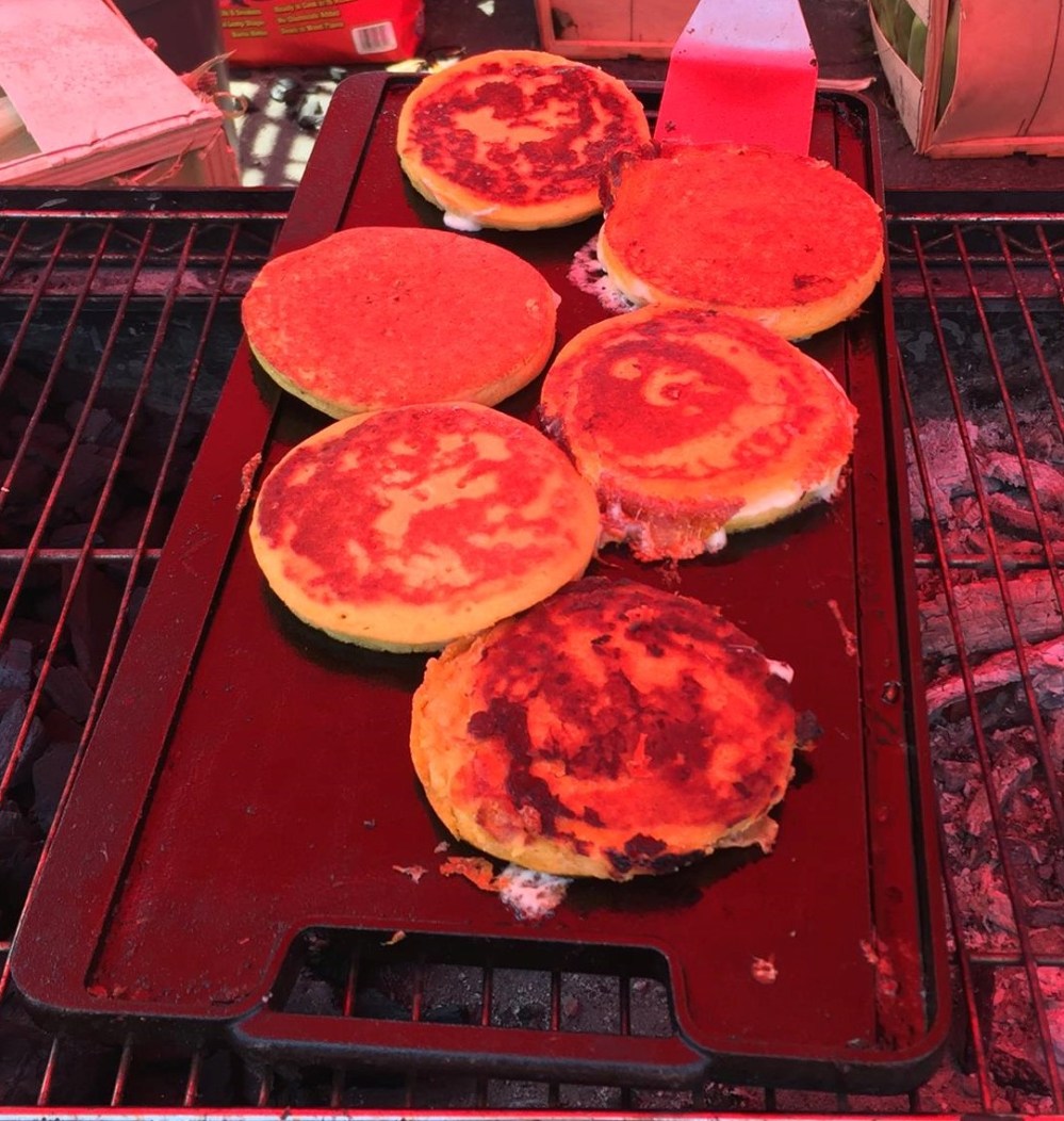 LIC Flea and Food arepas