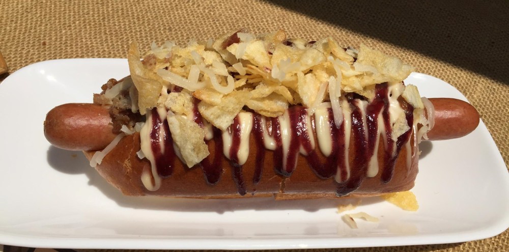 LIC Flea and Food Columbian hot dog_2